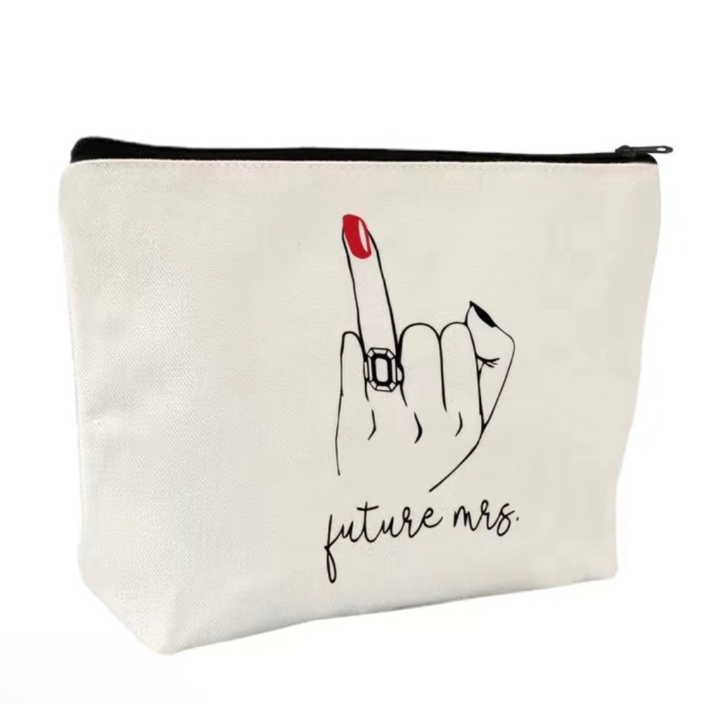 NIB FUTURE MRS. COSMETIC/TRAVEL POUCH